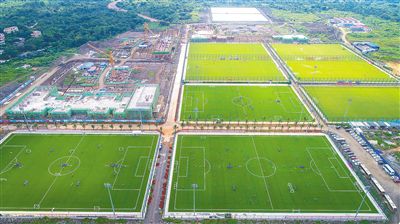 中国足球训练基地初具规模将建8个天然草球场