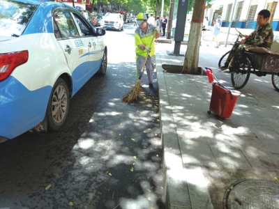 兰州城关区环卫局加强道路清扫保洁力度确保良好的市容环境