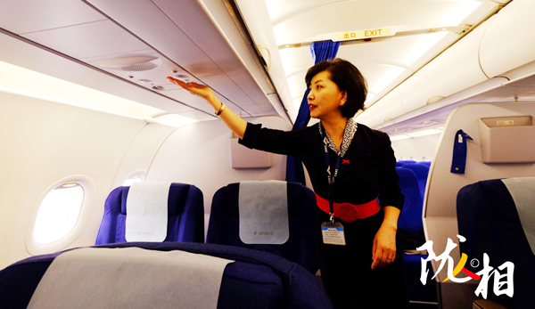 【陇人相】从业31载的乘务长段淑玲：我愿飞到退休