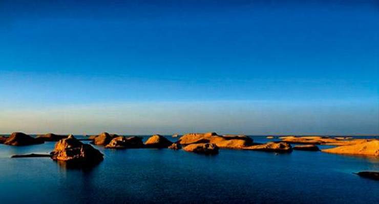 水上雅丹：高低错落的魅影世界
