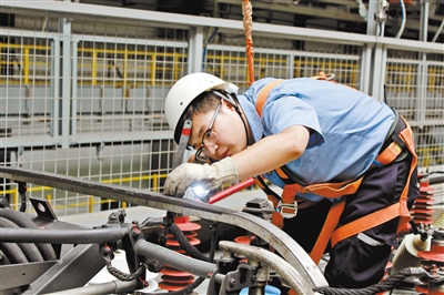 今日深读丨走近“动车医生”