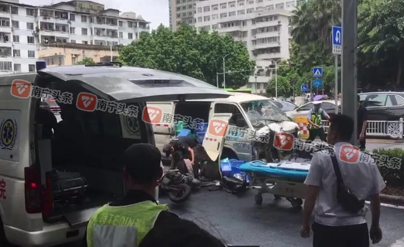 暖心之城！一场场面惨烈车祸，让这座城市全员接力……