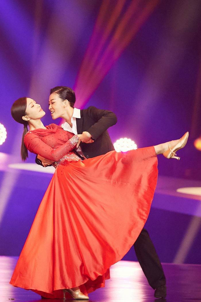 秦岚《新舞林大会》化身西班牙女郎