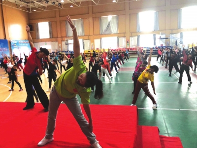 甘肃省广场舞协会筹备会在敦煌举行（图）