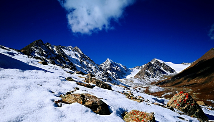 甘肃肃南：巴尔斯雪山风光如画