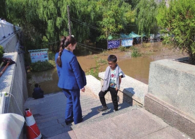 “强化文明旅游意识、争当文明旅游践行者”——兰州市文旅局组织开展学雷锋志愿服务活动