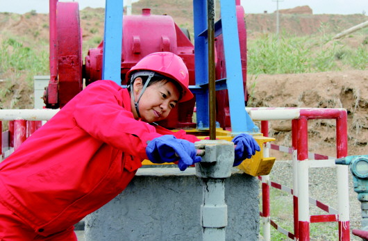 玉门油田是新中国第一个天然石油基地