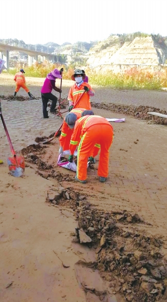 兰州黄河风情线清淤工作正在进行 预计11月10日清理完毕