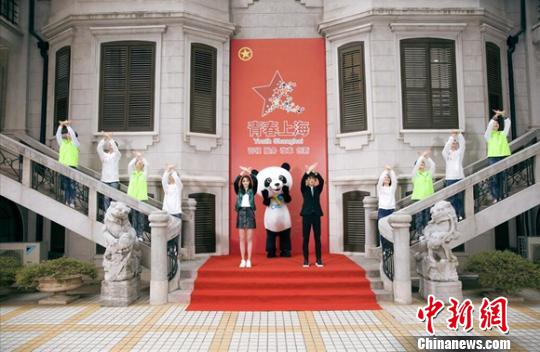 青年演员易烊千玺、关晓彤担任首届进博会上海