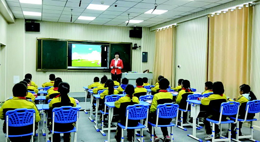 酒泉肃北县开展首届中小学“互联网+教学创新实践”教师课堂教学技能大赛（图）