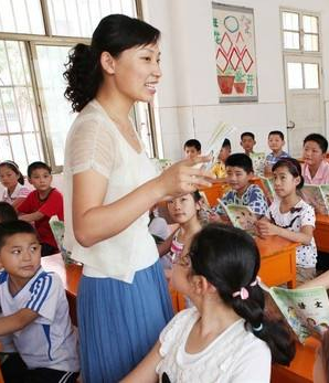 甘肃近十万人参加中小学教师资格考试