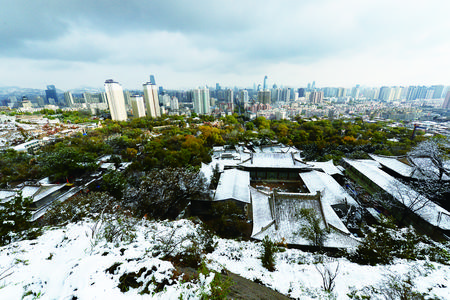 兰州迎来今年首场秋雪（图）