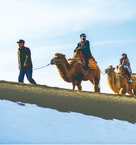 敦煌：大漠雪景迎客来