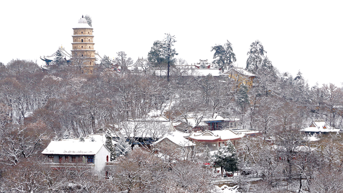 雪后初霁  嵯峨崆峒宛若仙境