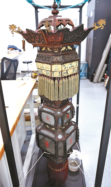 故宫修复古董宫灯 有望春节点亮紫禁城