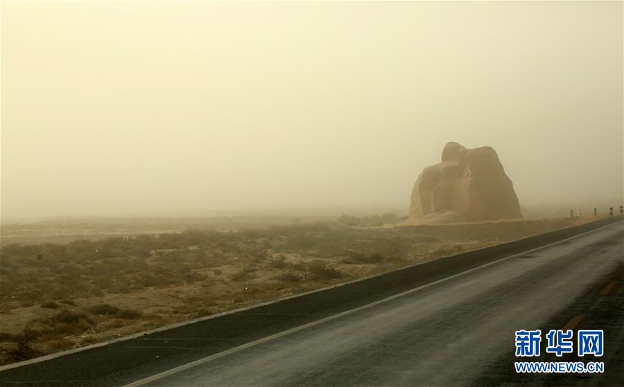 #（环境）（3）甘肃张掖出现沙尘天气