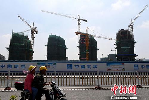 资料图:正在建设中的房地产楼盘。<a target='_blank' data-cke-saved-href='http://www.chinanews.com/' href='http://www.chinanews.com/'>中新社</a>记者 张斌 摄 资料图:正在建设中的房地产楼盘。<a target='_blank' data-cke-saved-href='http://www.chinanews.com/' href='http://www.chinanews.com/'>中新社</a>记者 张斌 摄