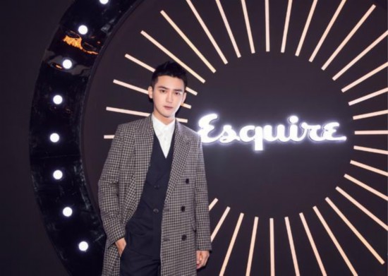 熊梓淇出席年度先生盛典 获年度综艺人物帅气