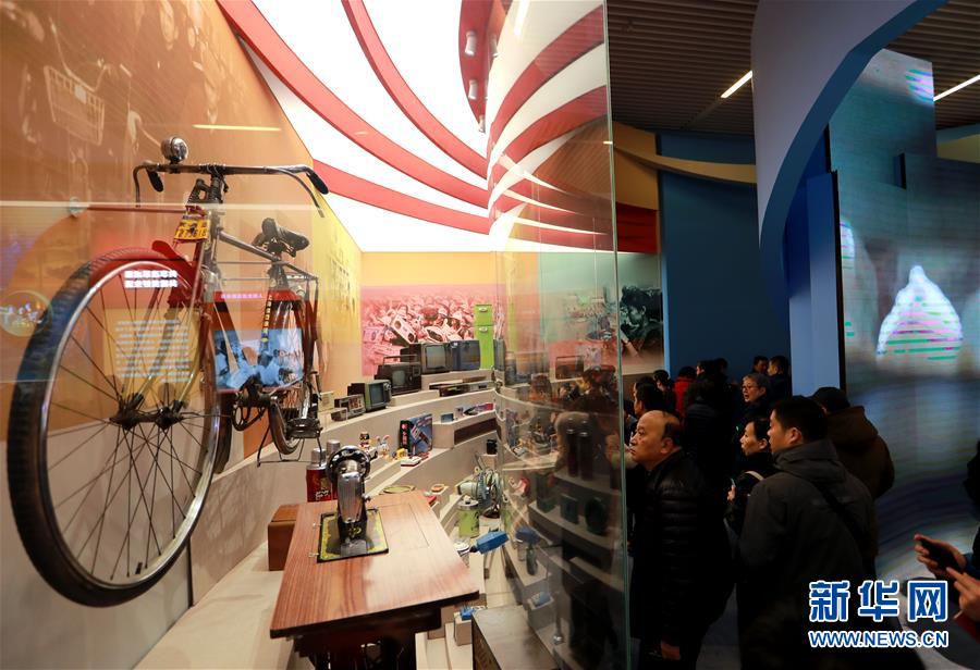 (社会)(3)“伟大的变革——庆祝改革开放40周年大型展览”累计参观人数突破百万