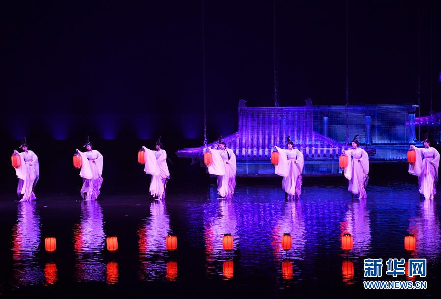 (图文互动)(4)“诗城”奉节演绎《归来三峡》 呼唤诗词文化回归