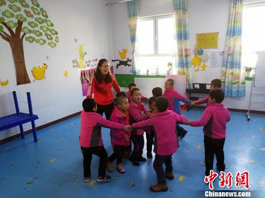 柯坪县每个乡镇都有幼儿园。　王小军 摄