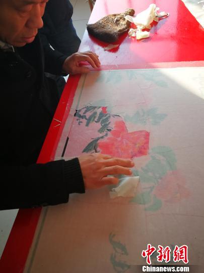 修复古书画40载的“画郎中”:“跪着”复原古书画神韵