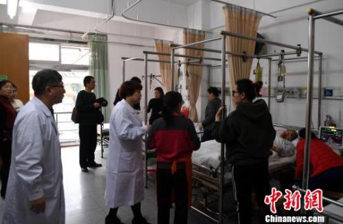 龙岩市正继续全力以赴开展伤员救治工作。 张斌 摄 点击进入下一页