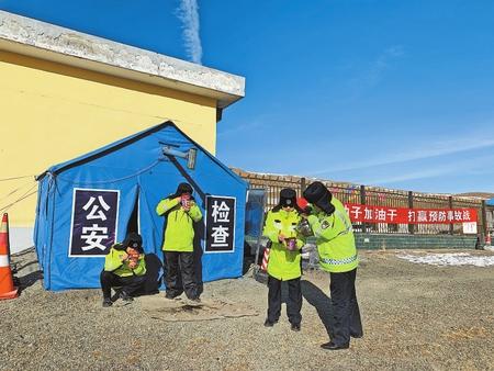 乌鞘岭上的帐篷检查站 武威天祝县公安局保障交通安全纪实