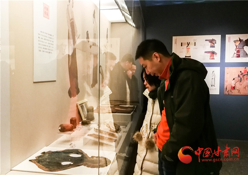 “车尘马迹——丝绸之路的交通与交流”展在甘肃省博物馆举行 吸引众多参观者（组图）