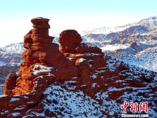 冬天平山湖大峡谷绚丽的景色令人沉醉。吴学珍 摄 冬天平山湖大峡谷绚丽的景色令人沉醉。吴学珍 摄