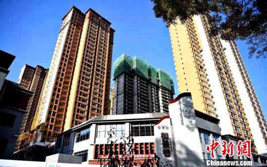 图为兰州市榆中县正在建设的”棚改项目”。(资料图) 赵江梅 摄 图为兰州市榆中县正在建设的”棚改项目”。(资料图) 赵江梅 摄