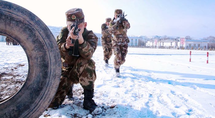 【新春走基层】天寒地冻  甘肃武警练兵备战迎佳节