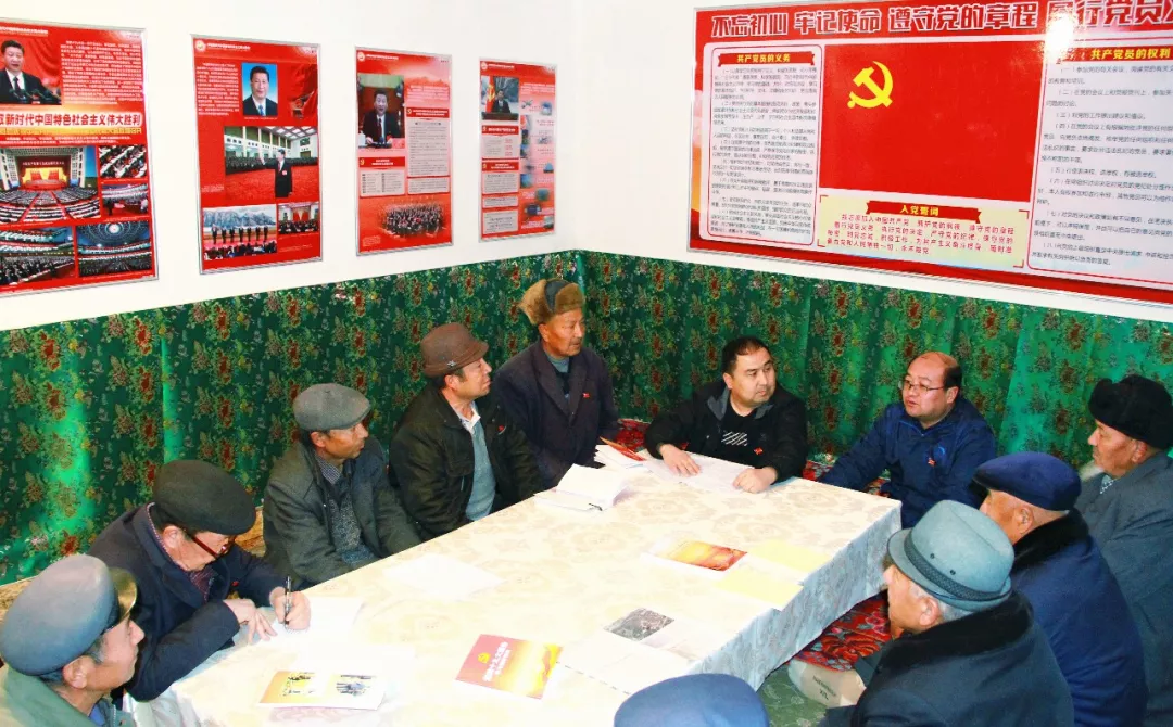 新春走基层 | 党校“搬”到家里头 “ 护路责任“担”在肩上 新春走基层 | 党校“搬”到家里头 “ 护路责任“担”在肩上