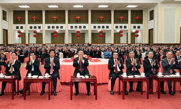 2月3日,中共中央、国务院在北京人民大会堂举行2019年春节团拜会。党和国家领导人习近平、李克强、栗战书、汪洋、王沪宁、赵乐际、韩正、王岐山等同首都各界人士欢聚一堂,共迎新春。 新华社记者 黄敬文 摄