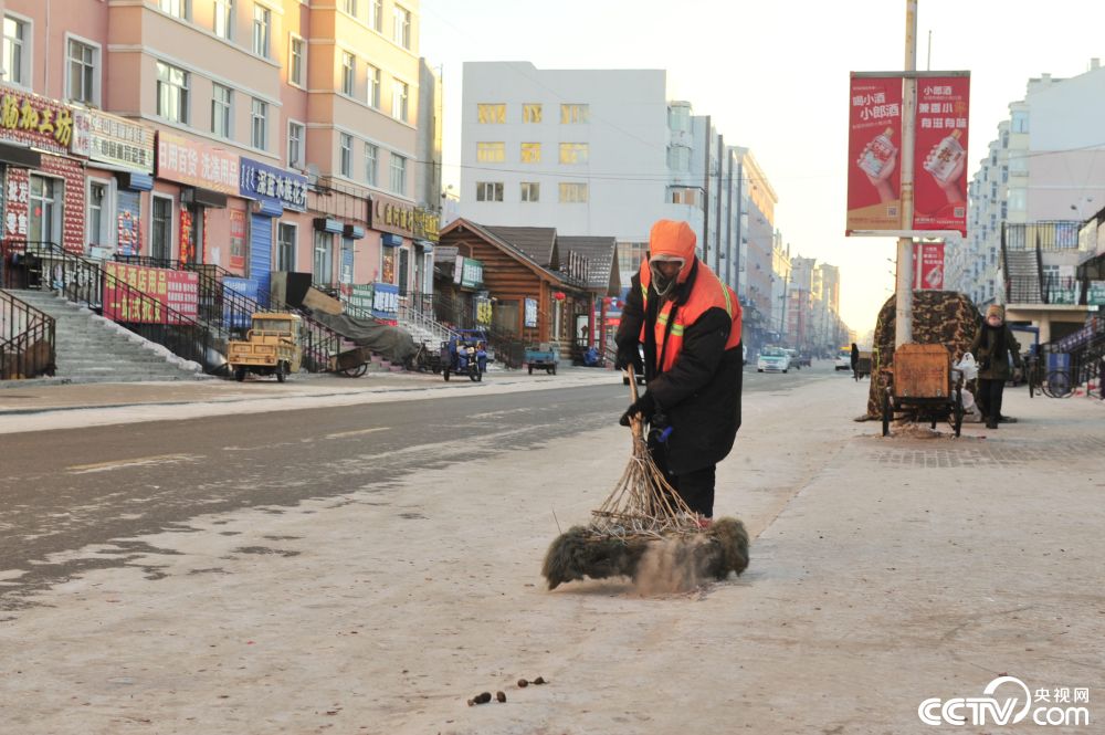 探访极寒天气下的环卫工人