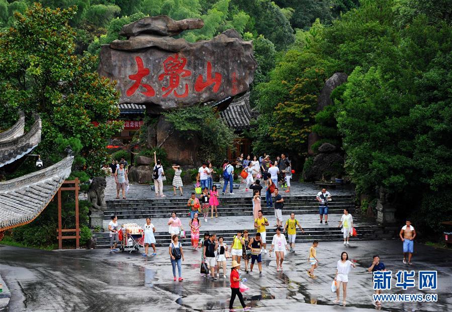 (两会前夕看落实·图文互动)(3)奋力脱贫攻坚 生态追“清”逐“绿”——江西落实习近平总书记全国两会重要讲话精神纪实