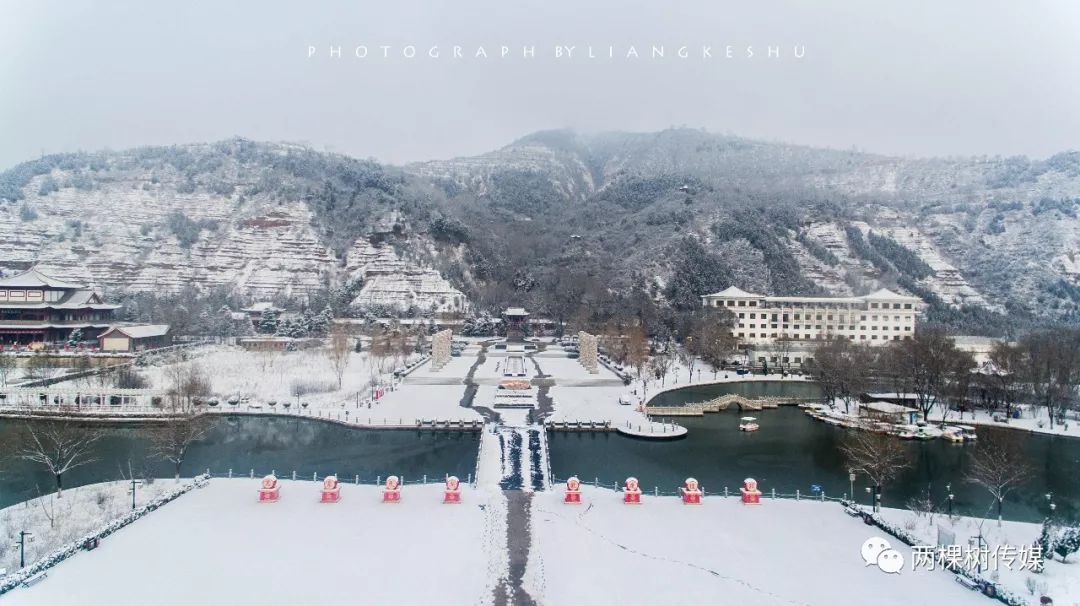 当龙泉寺遇见春雪