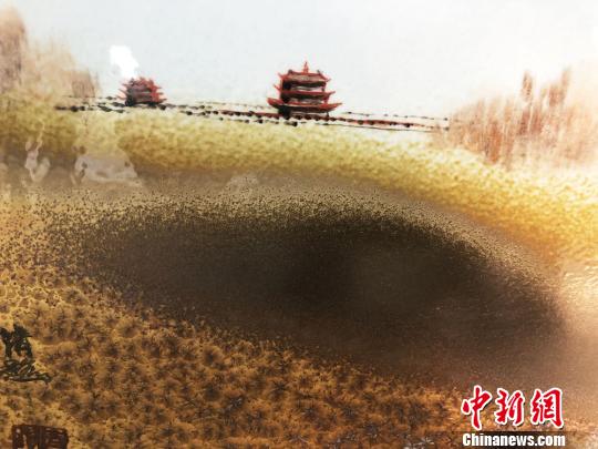 瓷板画艺人烧制“印象派”莫高窟 挖掘陇瓷粗犷美