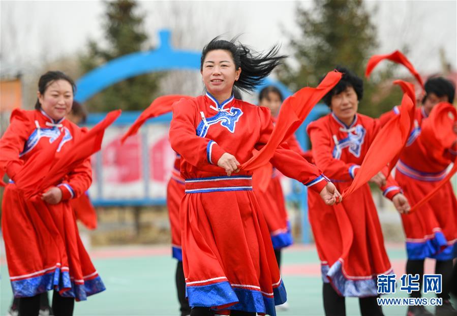 (壮丽70年·奋斗新时代·图文互动)(1)情同一家,守望相助,共奔小康——内蒙古兴安盟巴彦敖包嘎查民族团结见闻