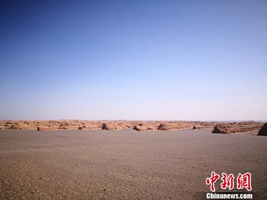 图为敦煌世界地质公园标志性景观——典型而稀有的雅丹地貌。(资料图) 冯志军 摄 图为敦煌世界地质公园标志性景观——典型而稀有的雅丹地貌。(资料图) 冯志军 摄