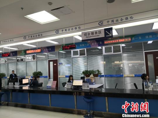 兰州优化营商环境民众顺路咨询半小时拿营业执照