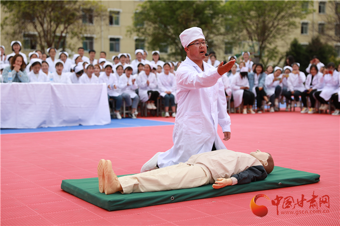 兰州科技职业学院举行纪念“5.12”国际护士节护理技能大赛（组图）