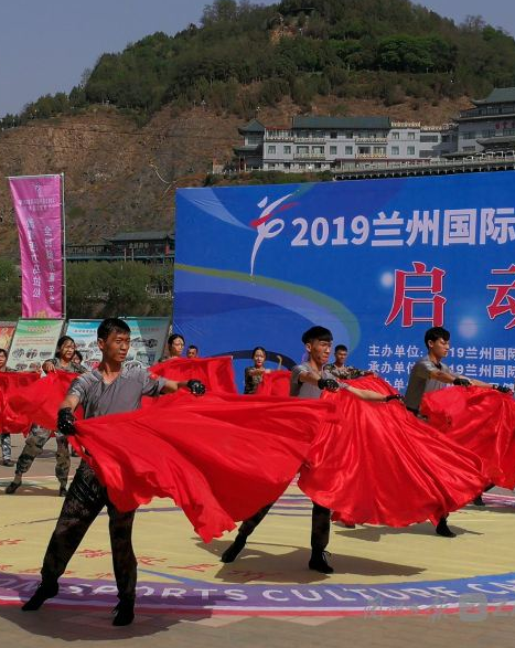 “兰马”赛当日这些地方有群体展演