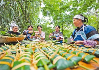 云南曲靖:民俗游 乐开怀