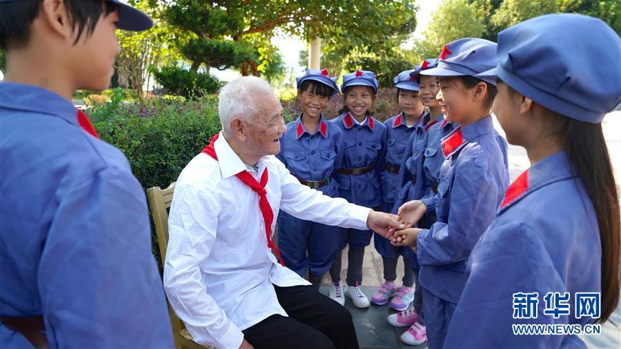 (新华全媒头条·壮丽70年·奋斗新时代——记者再走长征路·图文互动)(9)跨越“第一渡” 长征出发地“换了人间”