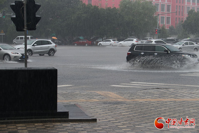 甘肃酒泉遇历史罕见降雨 日降水量接近以往全年水平（图）