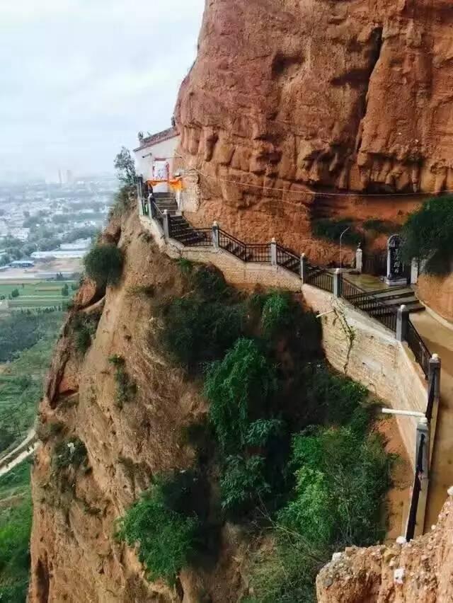 石窟走廊中的天水(二)