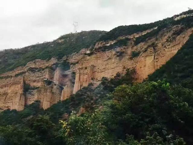 石窟走廊中的天水(二)