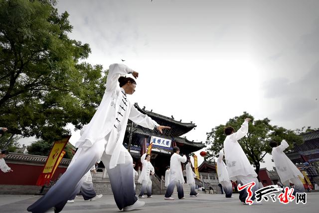 【节会进行时】天水市隆重举行第四届"问道伏羲"羲皇故里伏羲太极拳国际展演