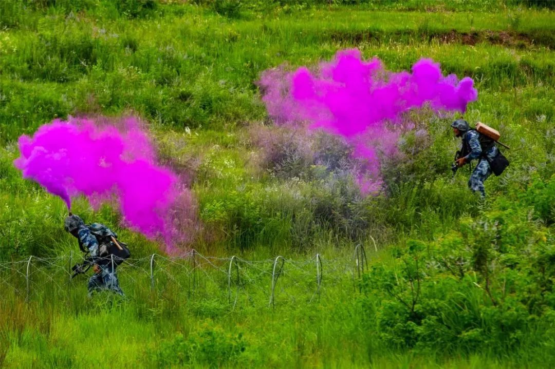 “准备着陆！”这场空降兵的“毕业典礼”太燃了！